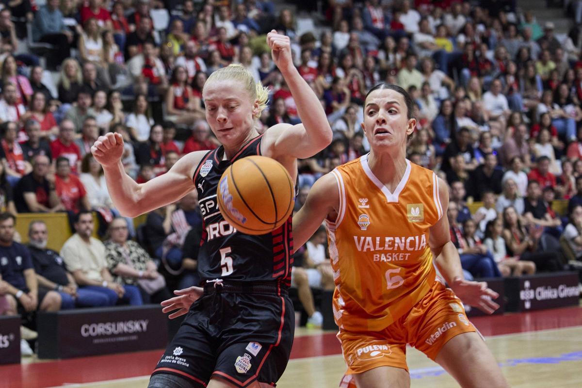 Les imatges del partit de tornada de la semifinal del play-off entre l'Spar Girona i el València