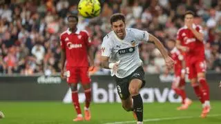 Otra vez Hugo Duro rescata al Valencia CF