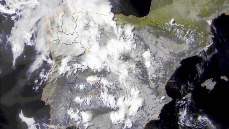 Imagen de Meteogalicia de la humareda del incendio de Portugal