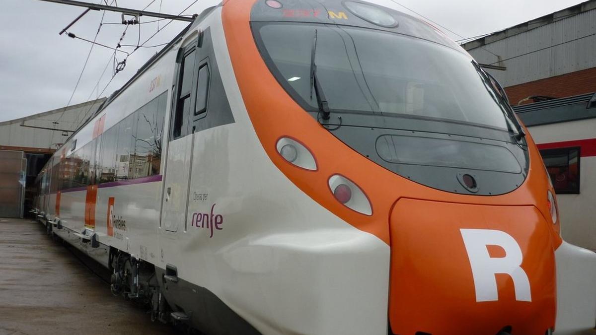 Imagen que difunde Renfe de un tren de Rodalies sin grafitis.