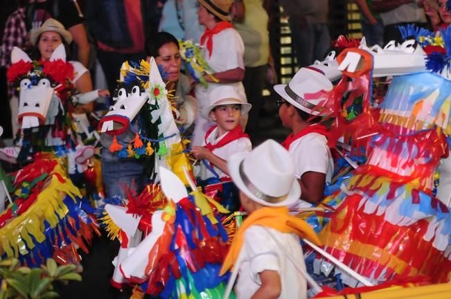 Caballitos de fuego en Galdar.