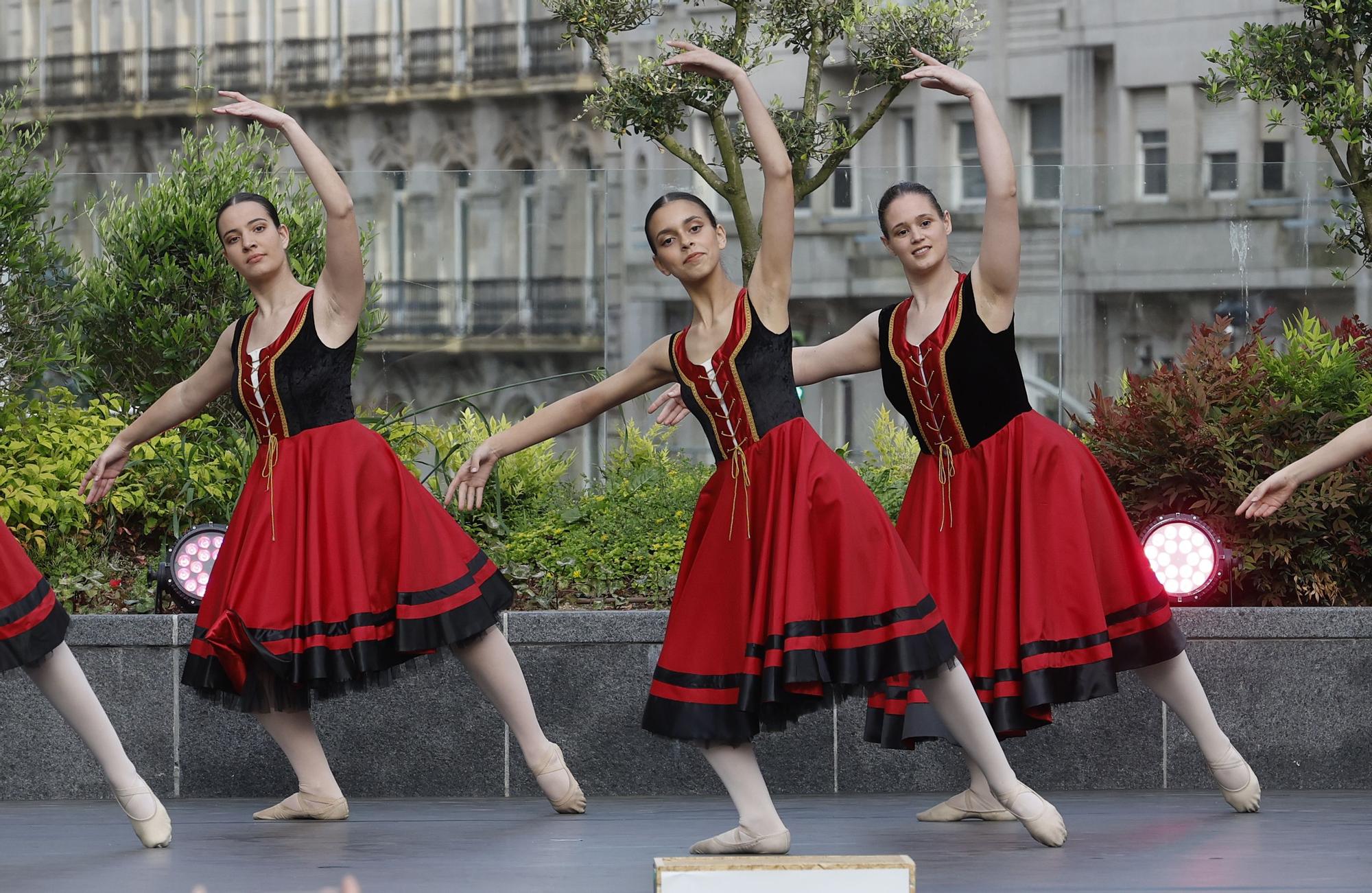 La ciudad se entrega a la música y la danza