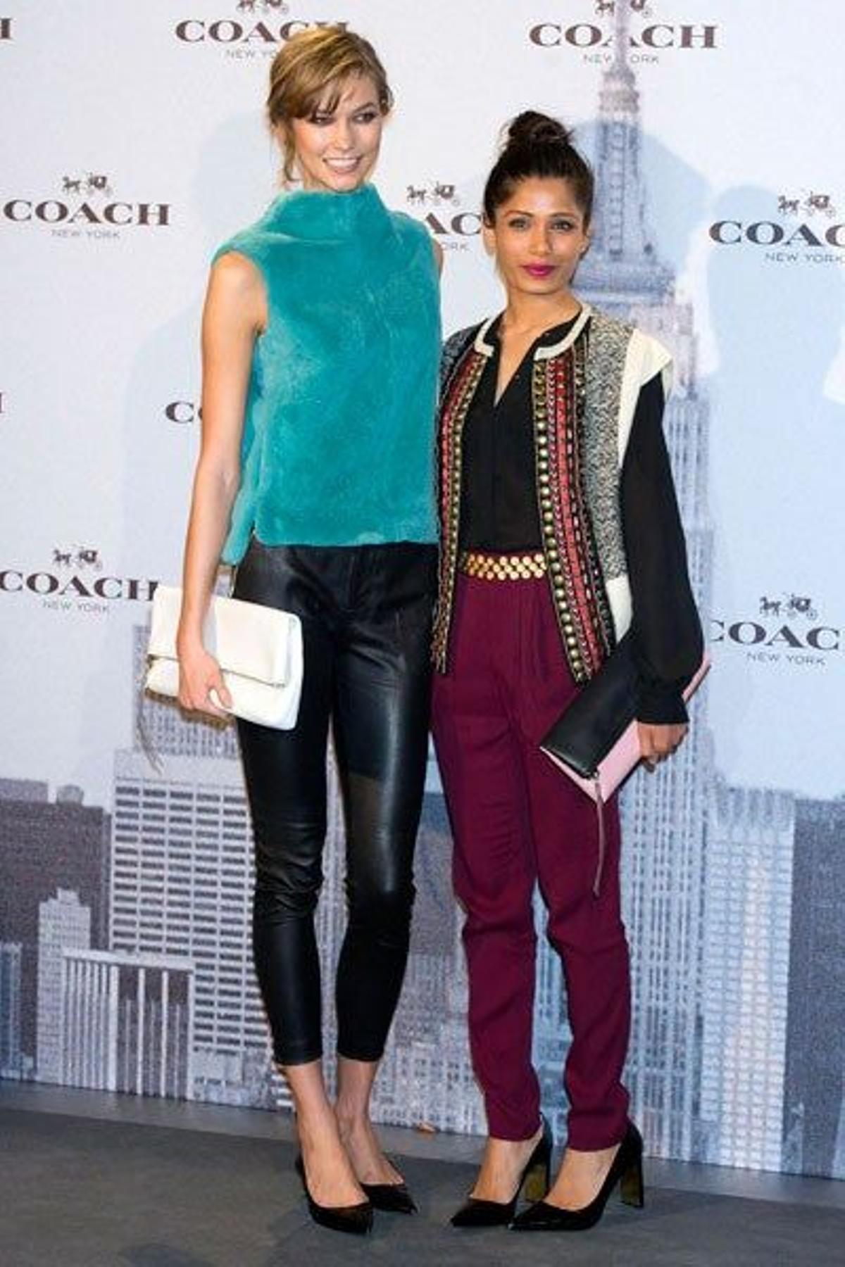 Karlie Kloss y Freida Pinto