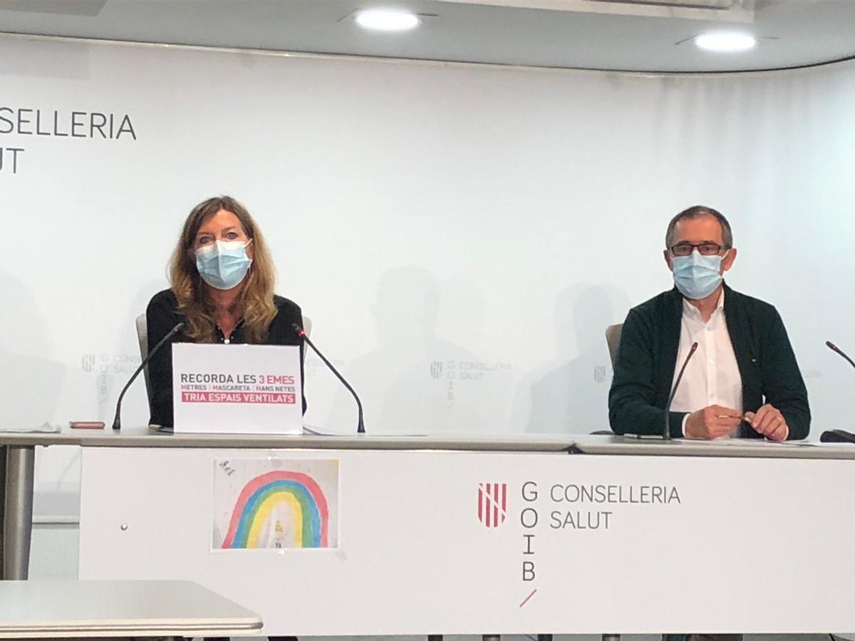 La consellera Gómez y el doctor Arranz, en rueda de prensa