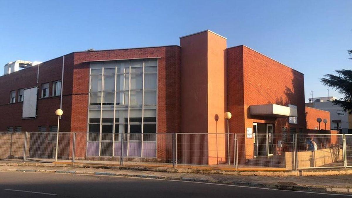 Un policía de paisano frustra un robo por la técnica del abrazo a las puertas del centro de salud de Nules.