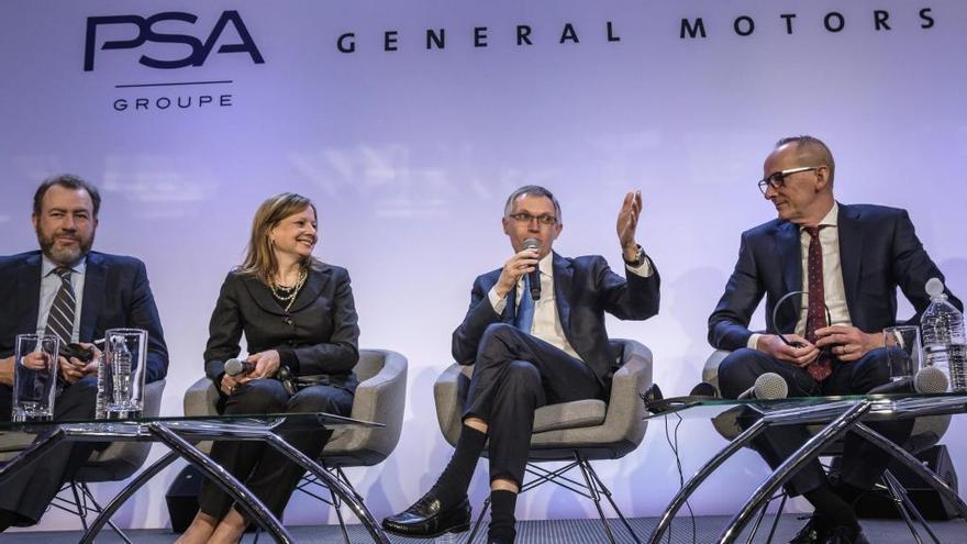 Carlos Tavares, esta mañana, en París, tras el anuncio de la compra de Opel. // Reuters