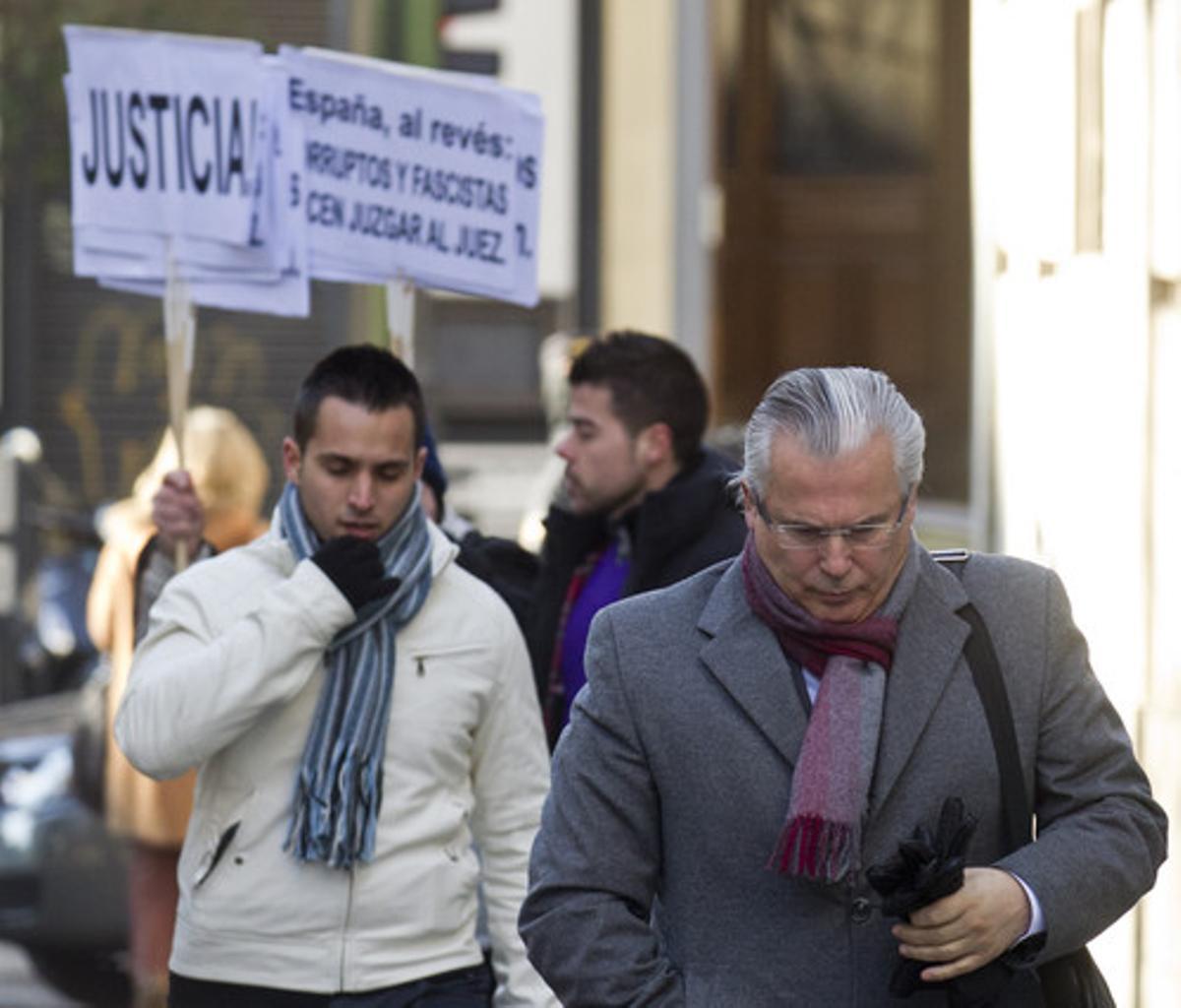 El jutge Garzón, a l’arribar al Tribunal Suprem, el 8 de febrer.