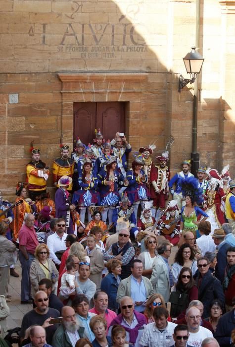 Recorrido de las chirigotas de Cádiz por las calles de Oviedo