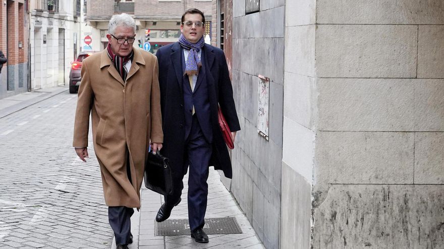 El letrado mayor de las Cortes niega las acusaciones de acoso laboral sobre una funcionaria