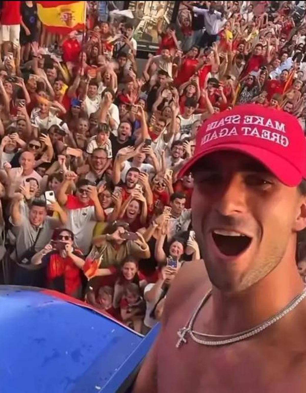 La gorra de Ferran Torres admirada por Trump