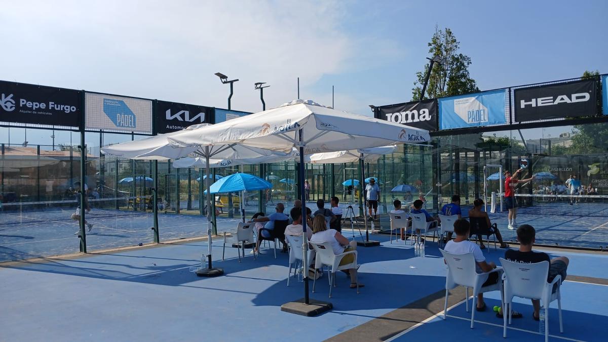 La Plana Sport Castellón tiene, entre otras instalaciones, 10 pistas de pádel para reservas y campeonatos.