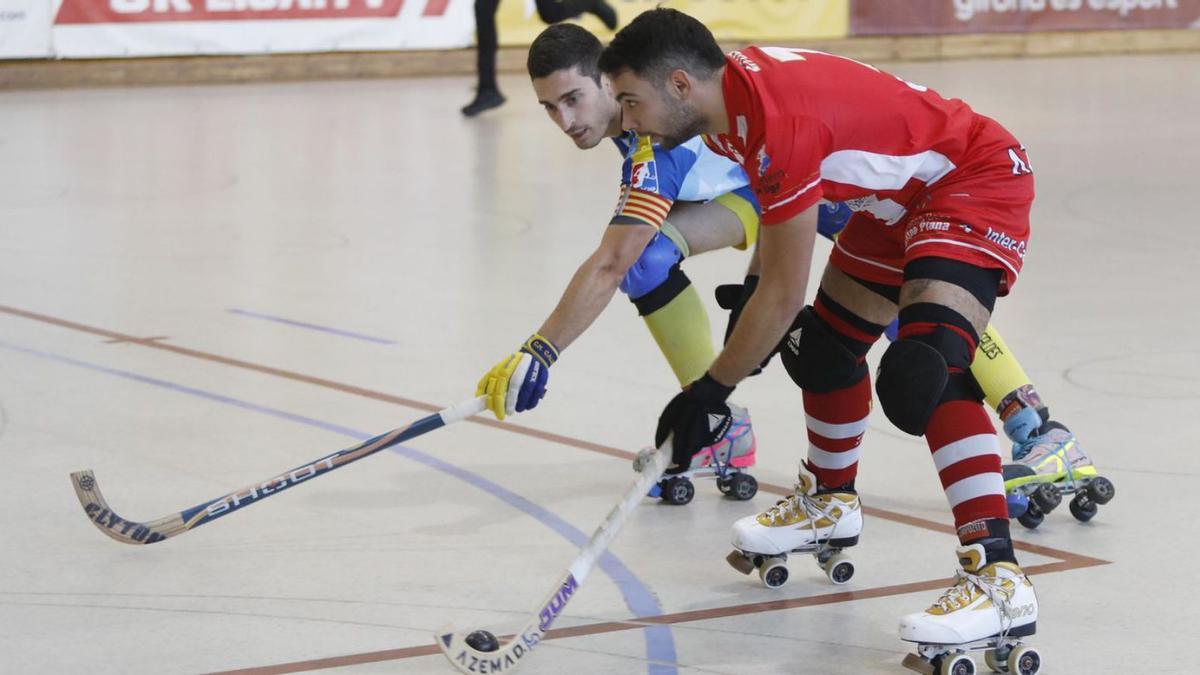 Una acció del partit d’ahir entre el Garatge Plana Girona i el Recam Làser Caldes. | ANIOL RESCLOSA