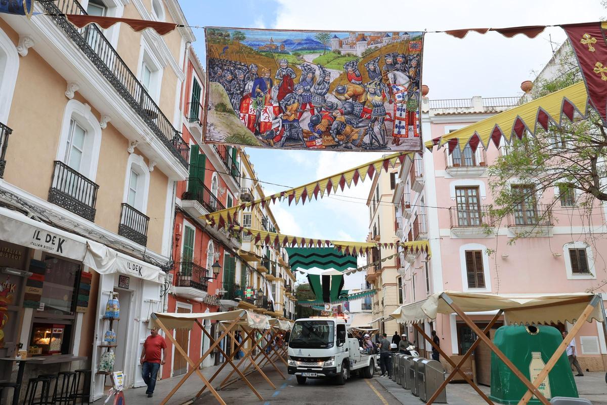 Preparativos de Ibiza Medieval en Dalt Vila.
