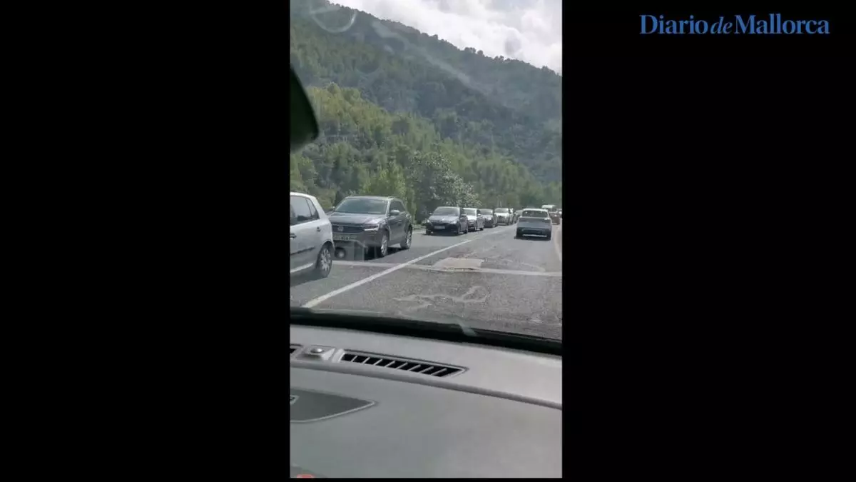 Sóller sufre un nuevo domingo infernal de grandes atascos