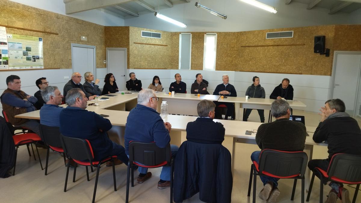 Un moment de la reunió entre els agents implicats