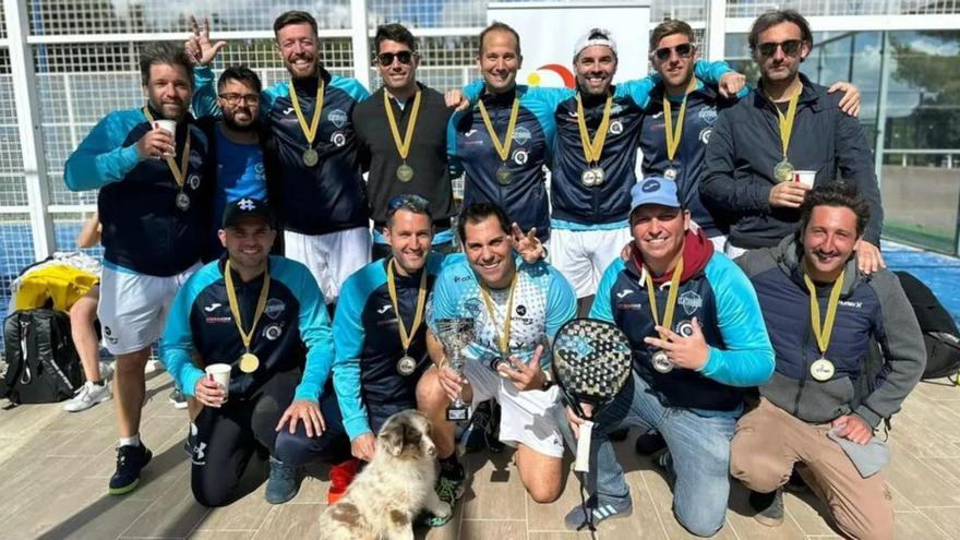 El CE Pádel Ibiza conquista por tercer año seguido el campeonato pitiuso