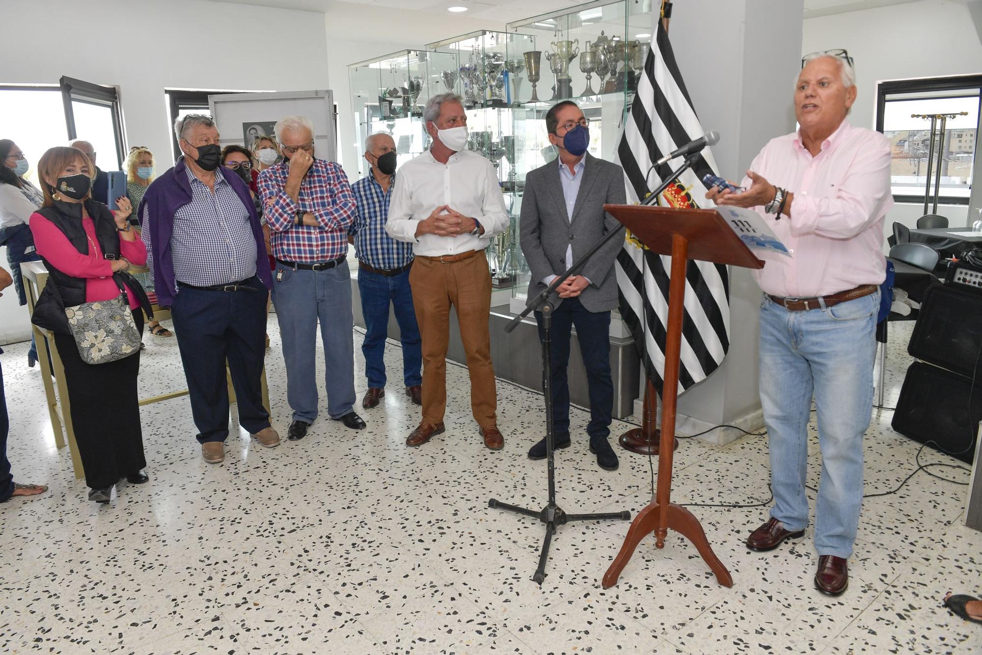 Inauguración en el Club Victoria de la exposición dedicada a José Padrón 'El Sueco'