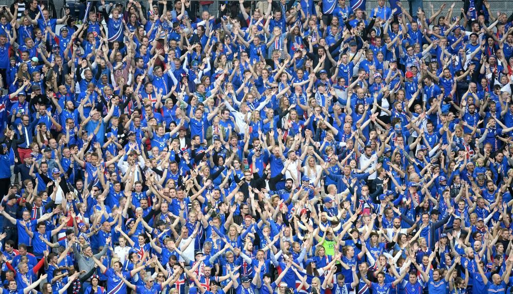 La afición de Islandia se vuelca con su selección