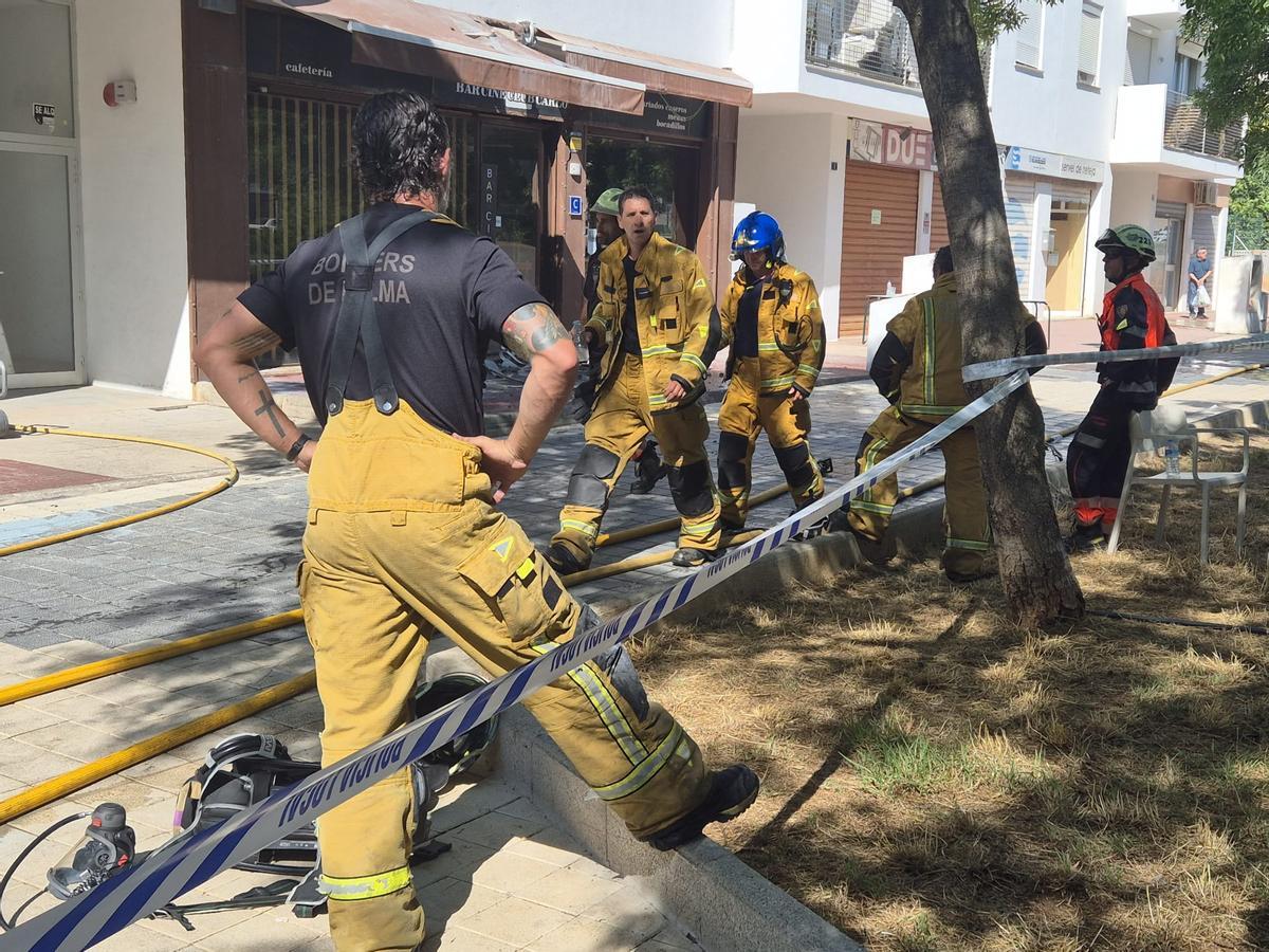 Desalojan un edificio de La Vileta por un incendio en una primera planta