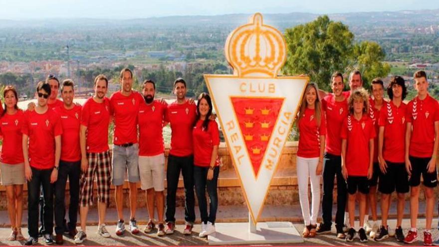 El Murcia recurre a su centenario escudo para atraer a la afición