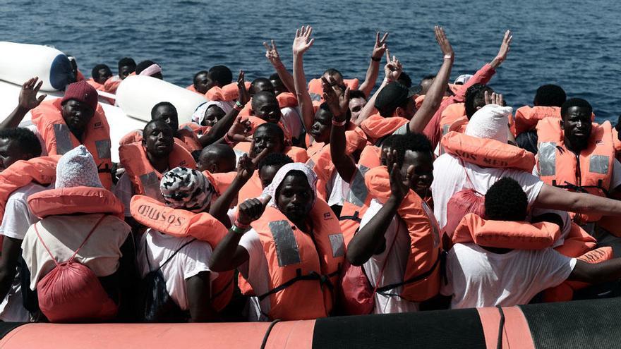 Parte de los 600 refugiados a bordo de la embarcación Aquarius.