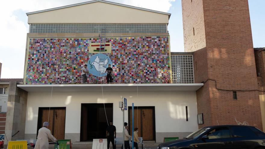 El mural de las mil manos en esta iglesia de Zamora