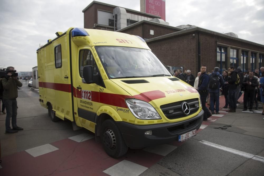 Servicios de emergencia se dirigen al aeropuerto