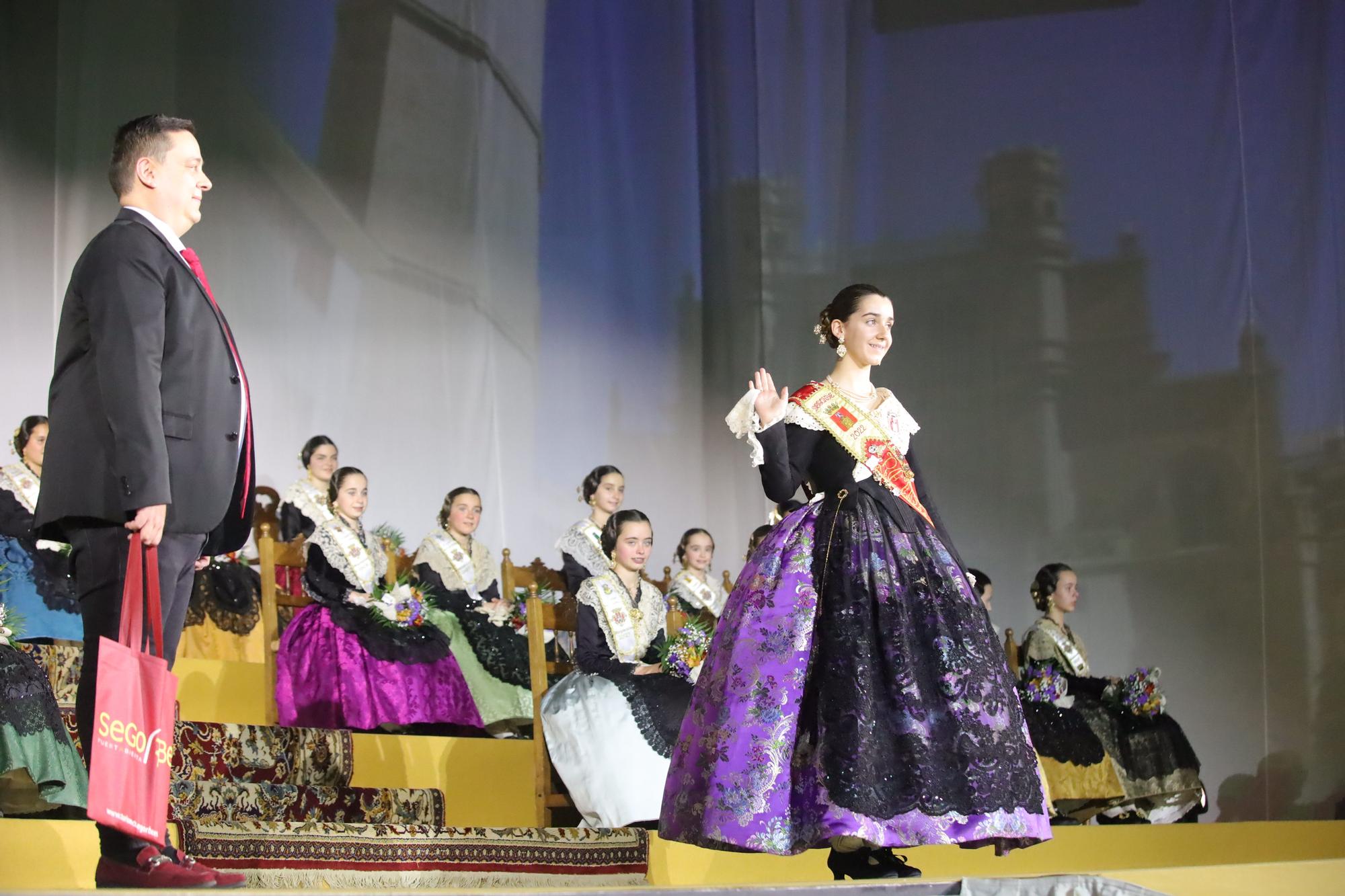 Galania a la reina infantil de las fiestas de la Magdalena