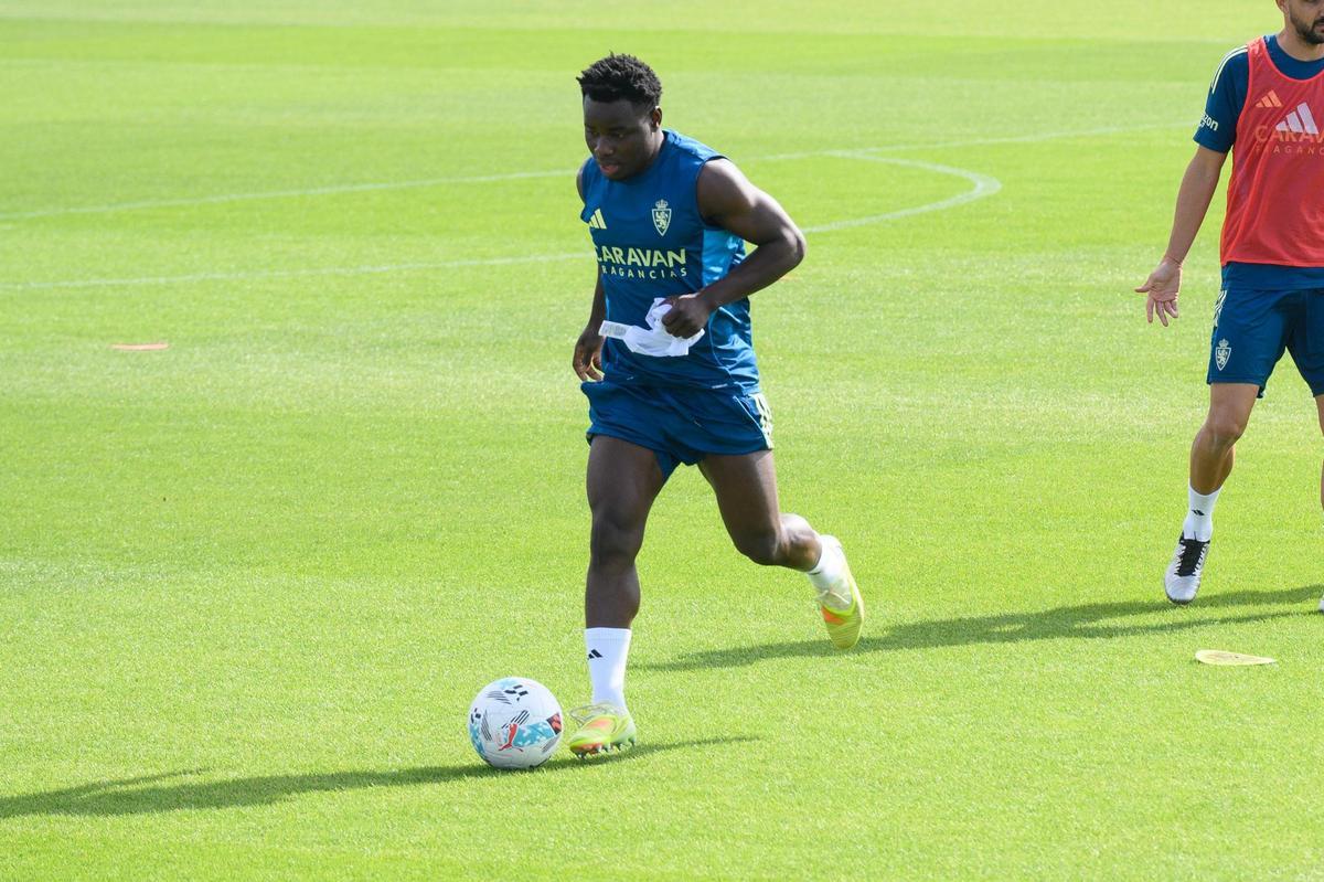 Mawuli Mensah, en el entrenamiento de este jueves.