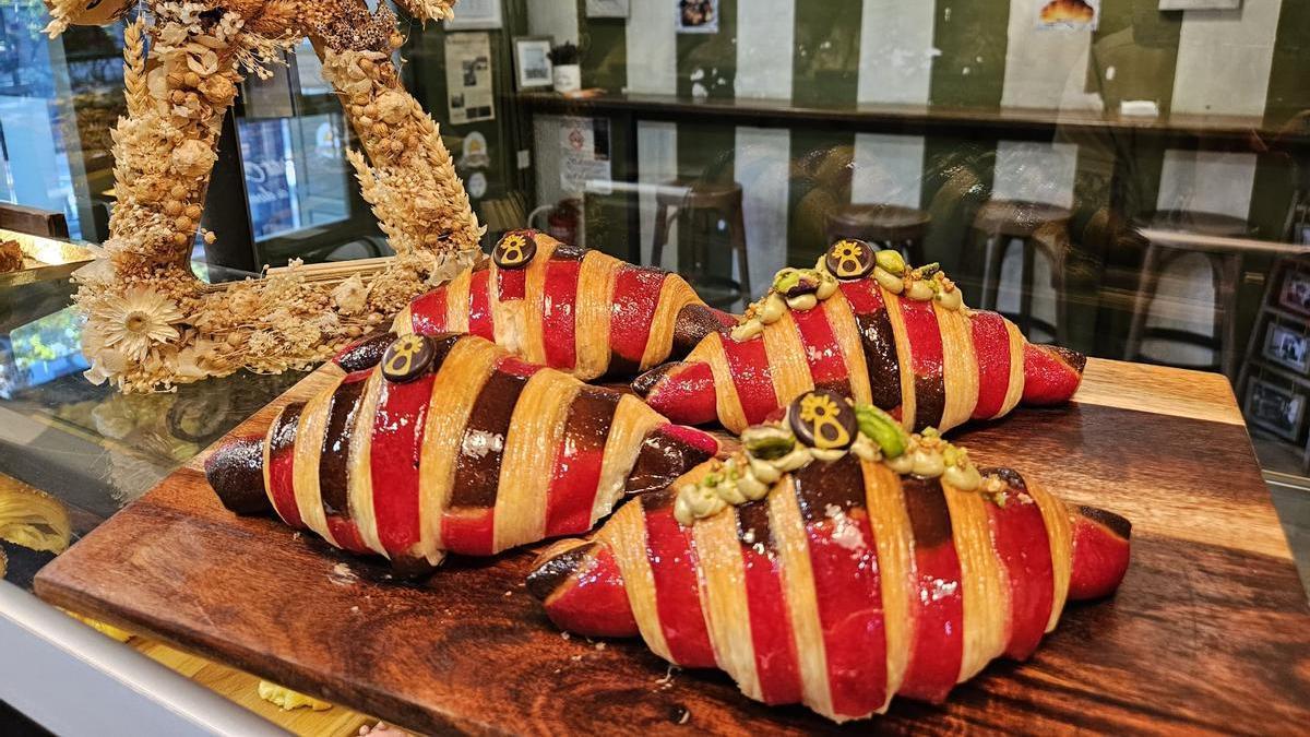 El famoso croissant baturro de Le Petit Croissant de más de un kilo.