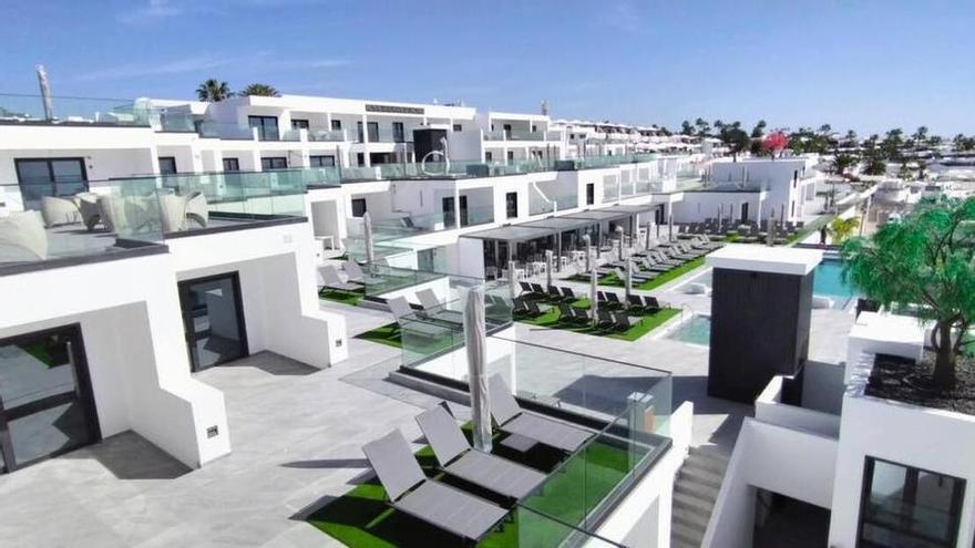 Hotel Royal Atlántico, de cinco estrellas, antiguo complejo Los Pueblos, en Puerto del Carmen (Lanzarote)