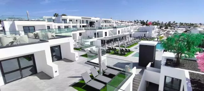 Hotel Royal Atlántico, de cinco estrellas, antiguo complejo Los Pueblos, en Puerto del Carmen (Lanzarote)