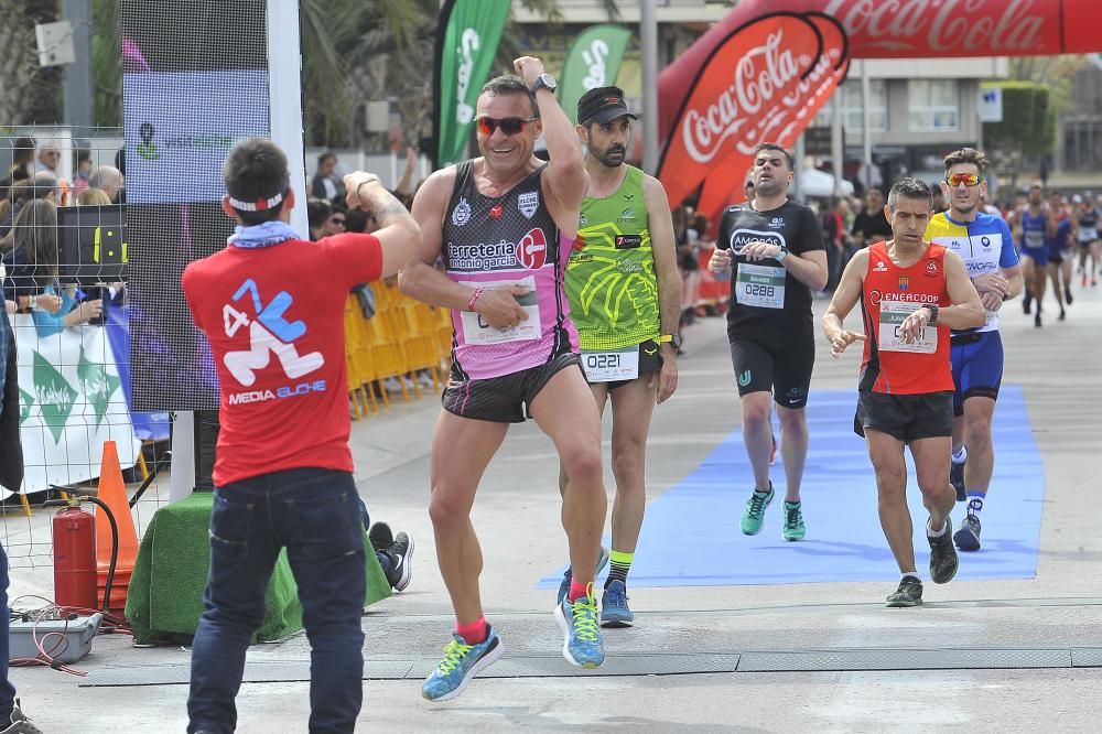 Las mejores imágenes de la Media Maratón de Elche