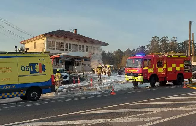 Incendian varios vehículos en Lavacolla