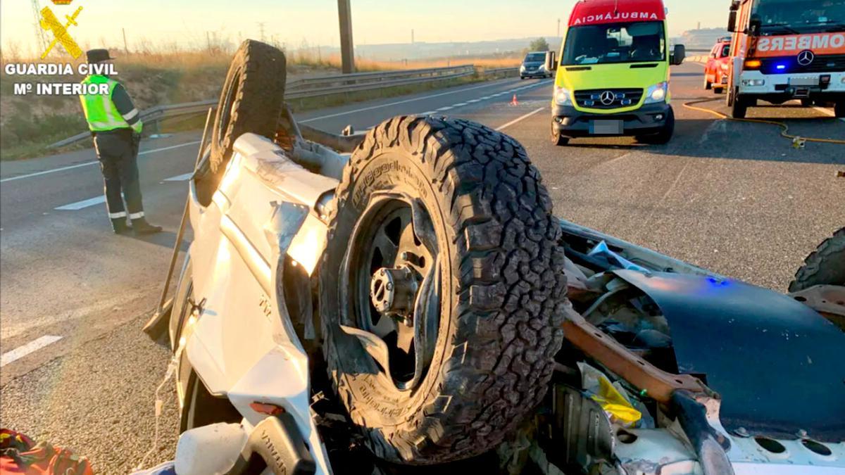 Imagen de la actuación de la Guardia Civil tras un accidente en una imagen de archivo.