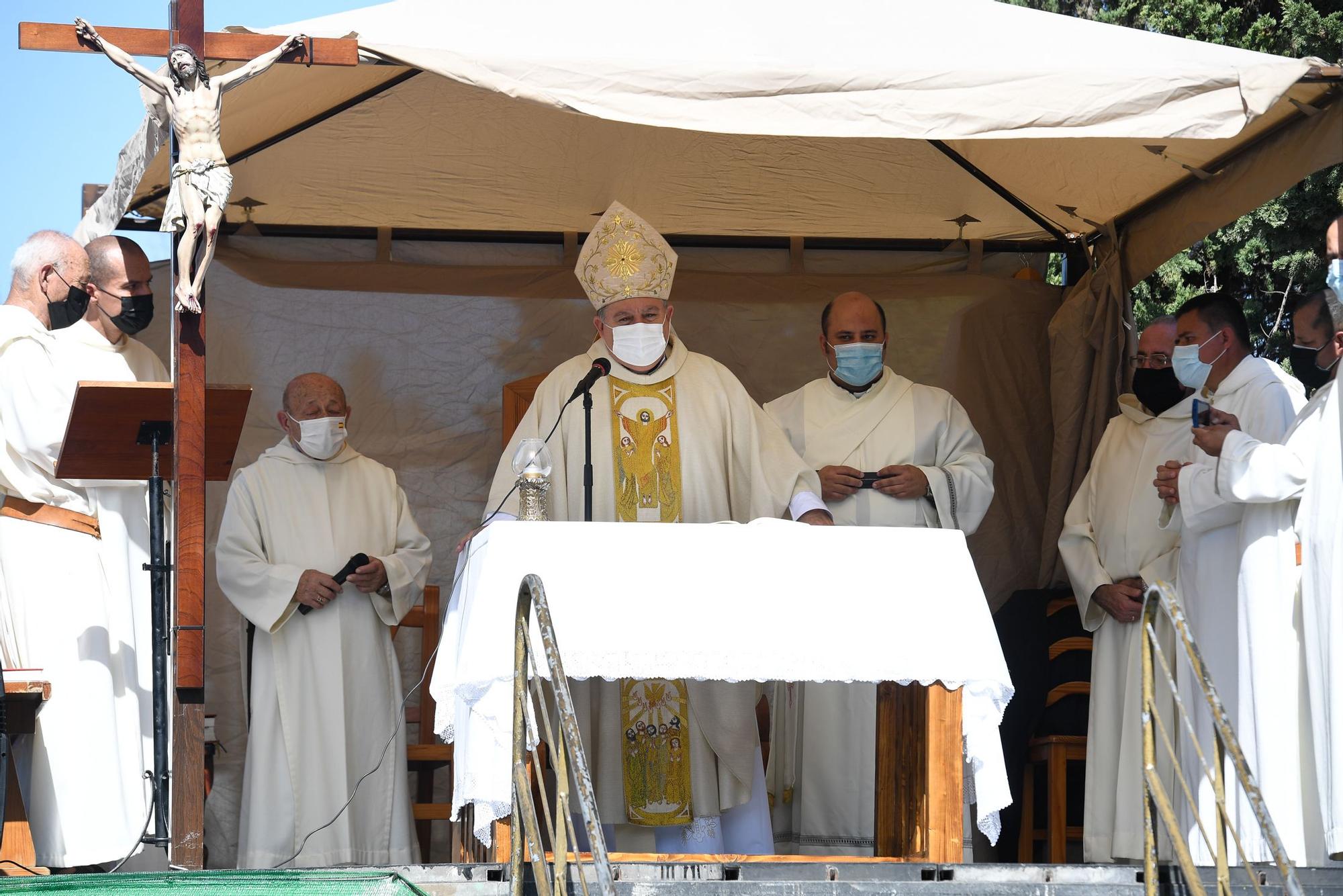 San Lázaro recibe a los familiares el Día de Todos los Santos