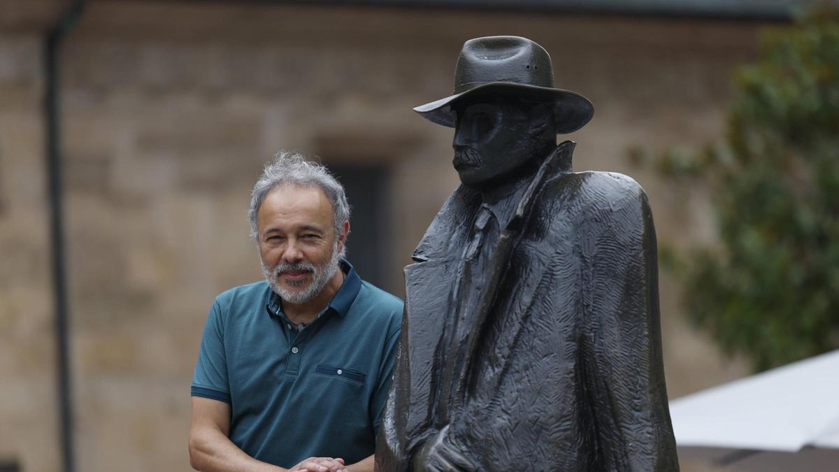 David Estévez, en la plaza Porlier.
