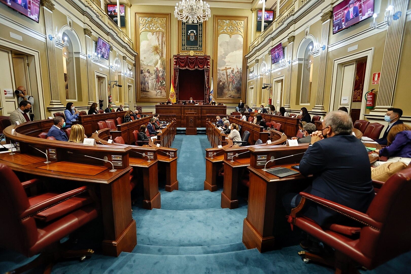 Pleno en el Parlamento de Canarias (9/2/21)