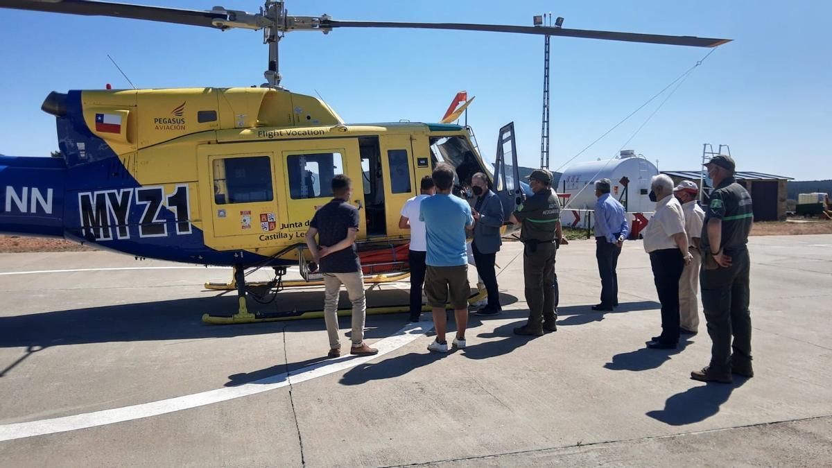 Visita de la delegada de la Junta y del subdelegado del Gobierno a la base de Rosinos