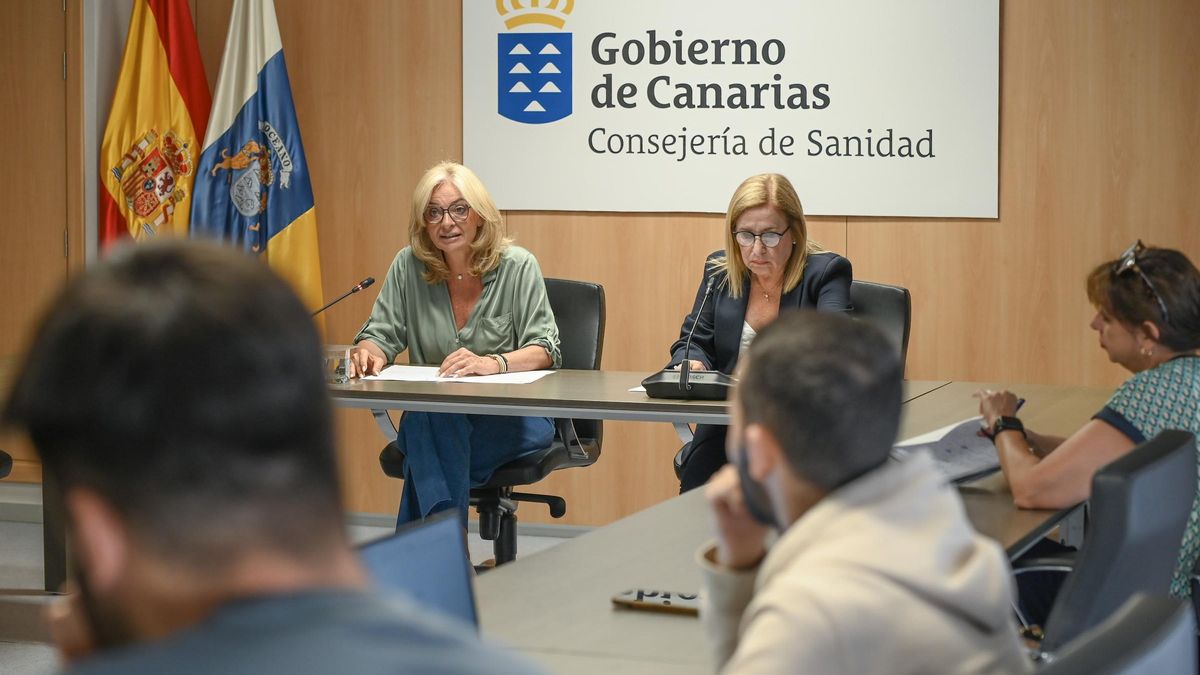De izquierda a derecha, Esther Monzón y Antonia María Pérez, durante la presentación de la estrategia.