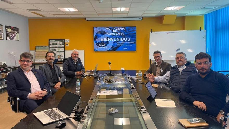 Almussafes explora en Navarra fórmulas para su diversificación industrial