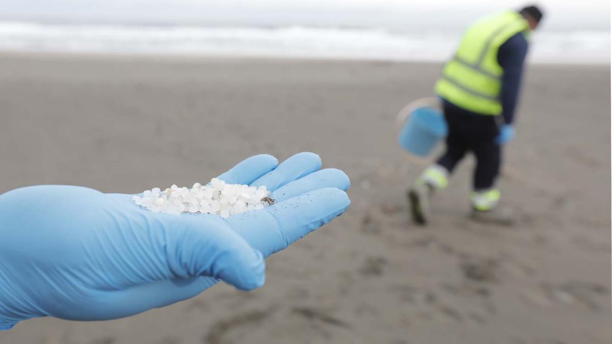 Contaminación marina por el vertido de pellets en la costa gallega