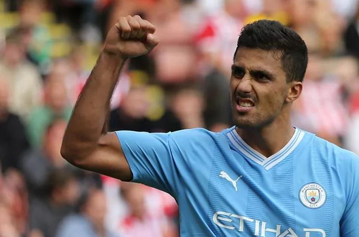 Rodrigo Hernández con la camiseta del Manchester City