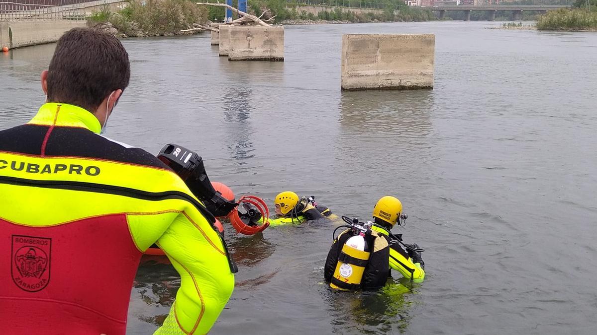 Continúa la búsqueda del menor desaparecido en el Ebro