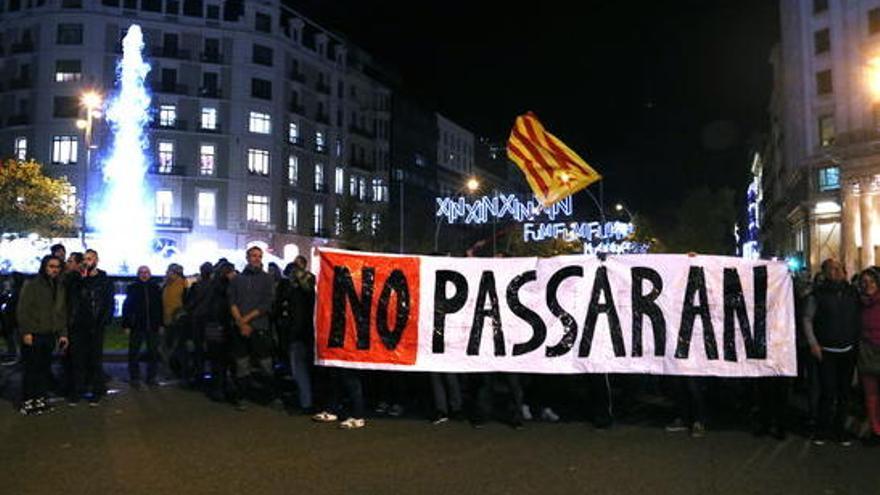 Protesta a Barcelona en solidaritat amb la vaga de fam de Sànchez, Rull, Turull i Forn
