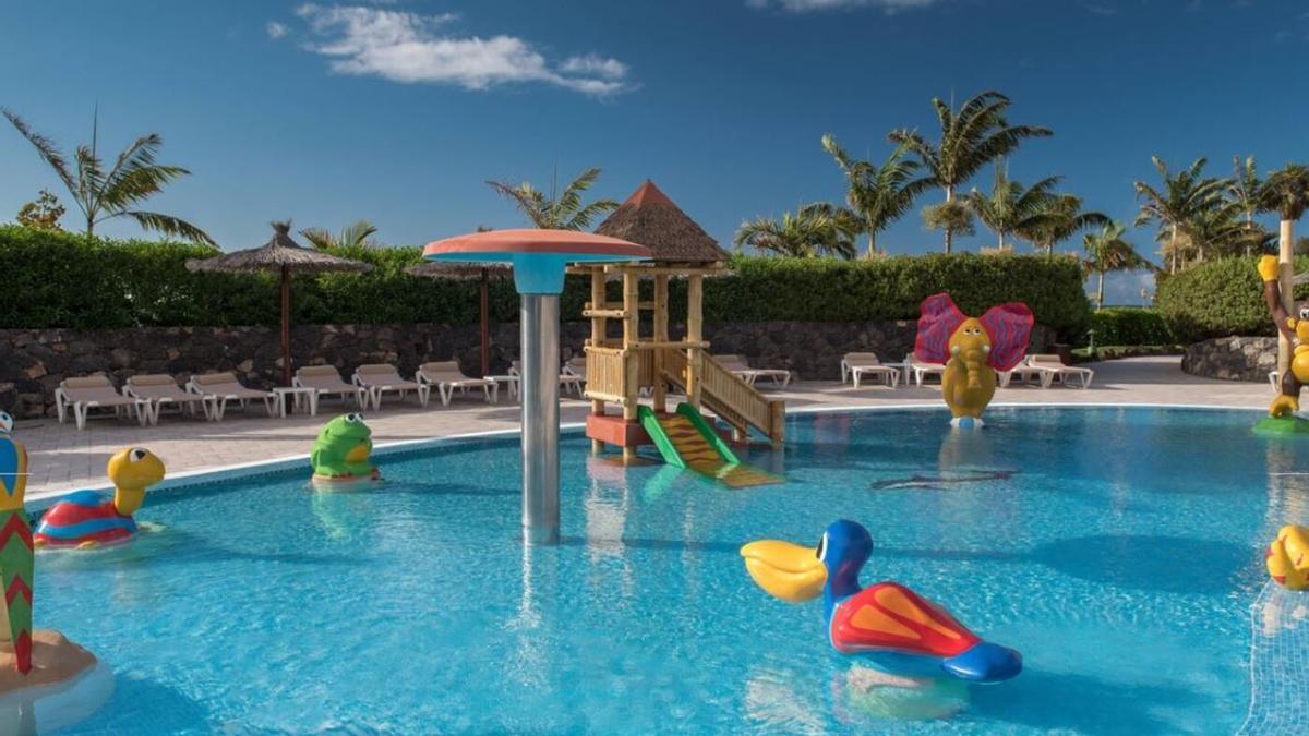 Piscina infantil del hotel Sheraton Fuerteventura Beach Golf&amp;Spa.
