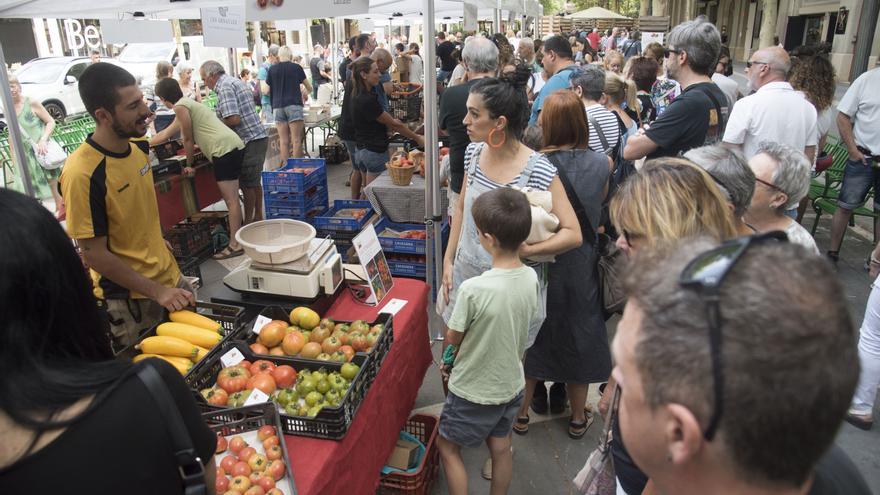 El mercat de la Festa del Tomàquet confirma la bona rebuda dels productes de proximitat