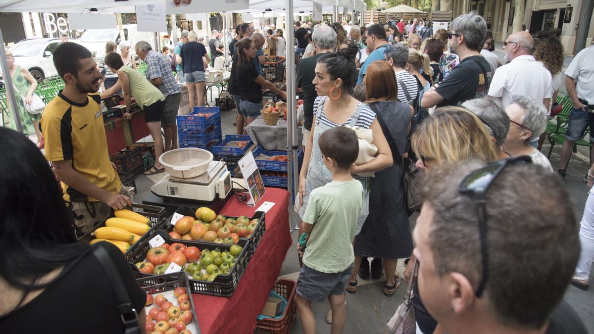 Ambient del mercat aquest migdia