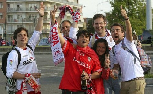 Las calles de Turín se han llenado de aficionados del Sevilla y del Benfica.
