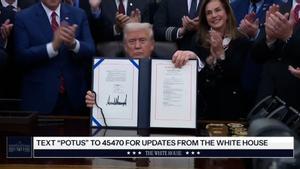 Trump firma la ley que pone fin al cierre de Gobierno más largo de la historia de Estados Unidos